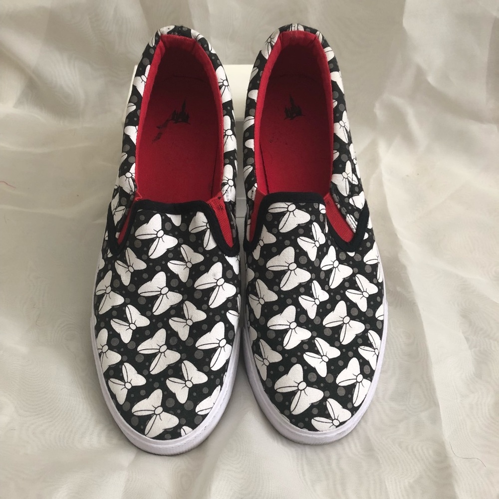 Disney’s Minnie Mouse Women’s Slide-On